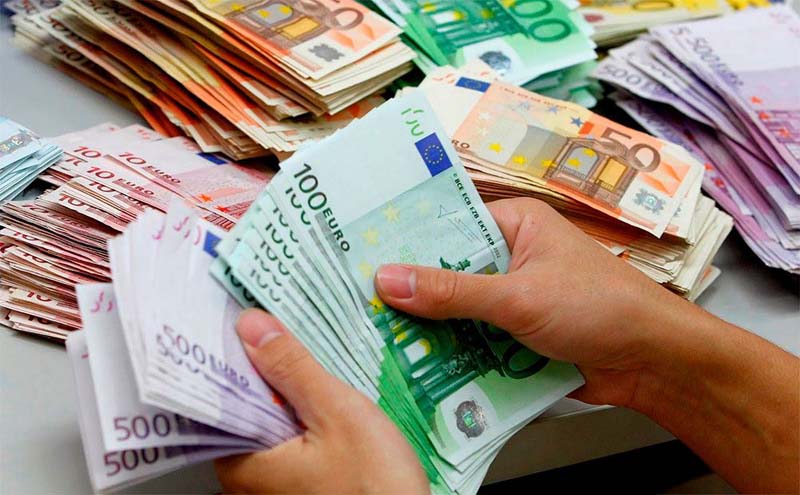 Dinero para ayudas a la compra de coches eléctricos