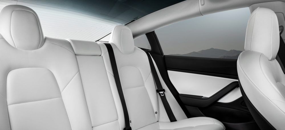 Interior-Blanco_Model-3-Dual-Motor