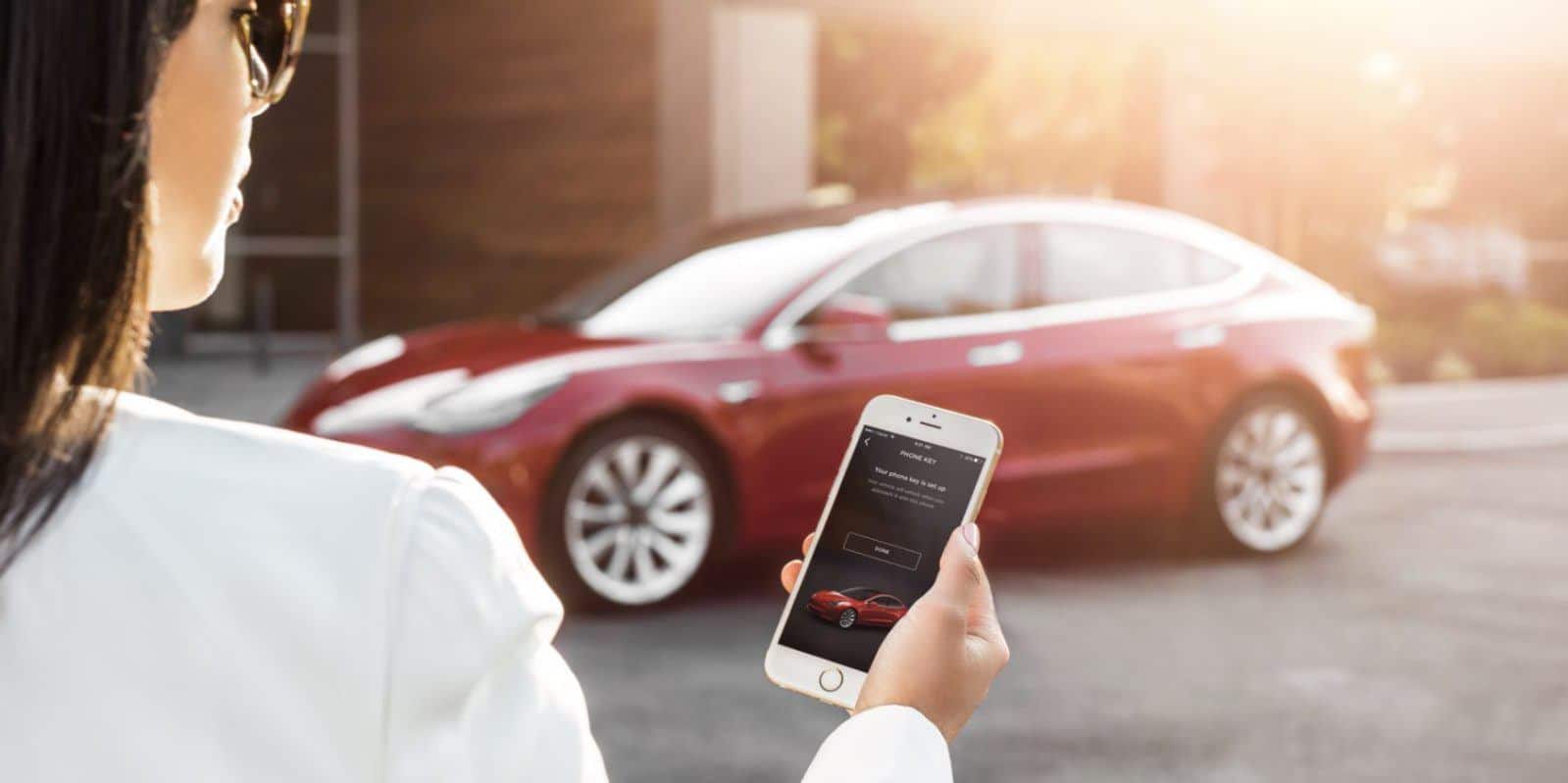 tesla-model-3-funcion-summon-invocar