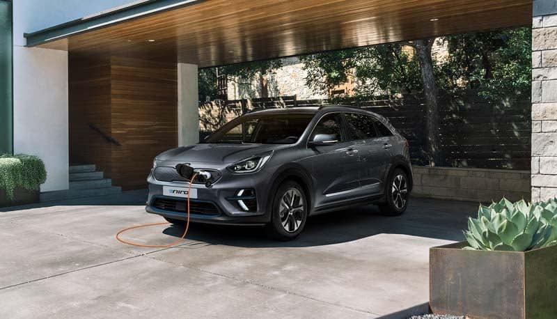 KIA-e_Niro-cargando