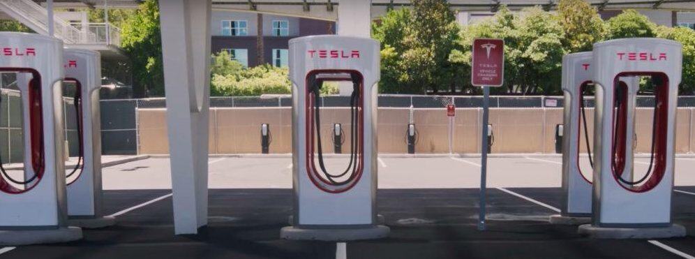 Tesla Supercharger V3