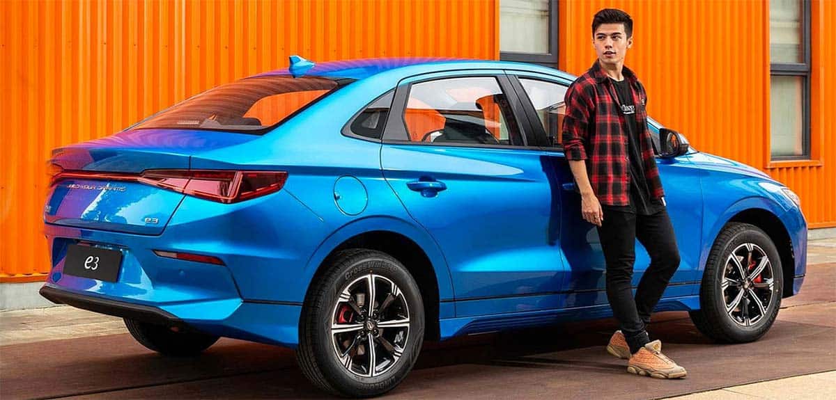 Foto lateral del BYD e3