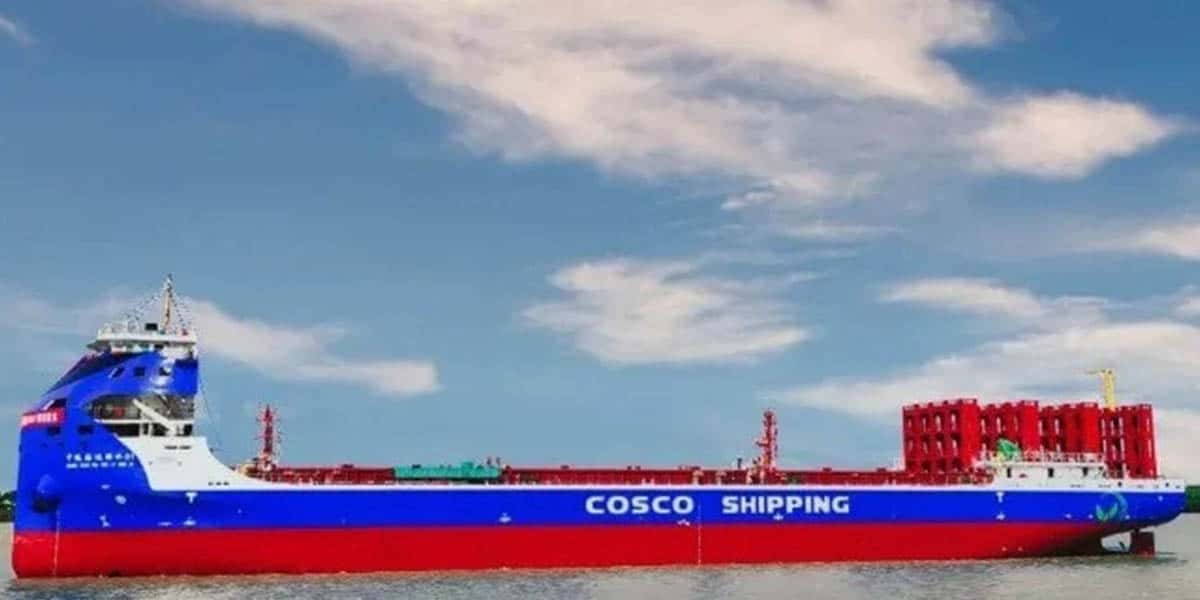 Buque-portacontendedores-electrico-700-TEU