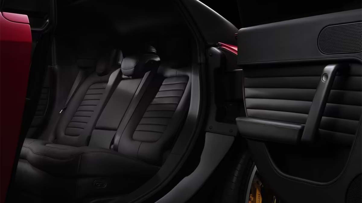 Interior del Ferrari Luce